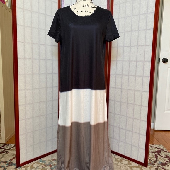 Short Sleeve Maxi Dress - New - Picture 3 of 4